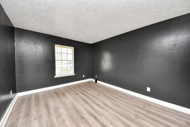 Building Photo - 4519 Reynaldo Dr