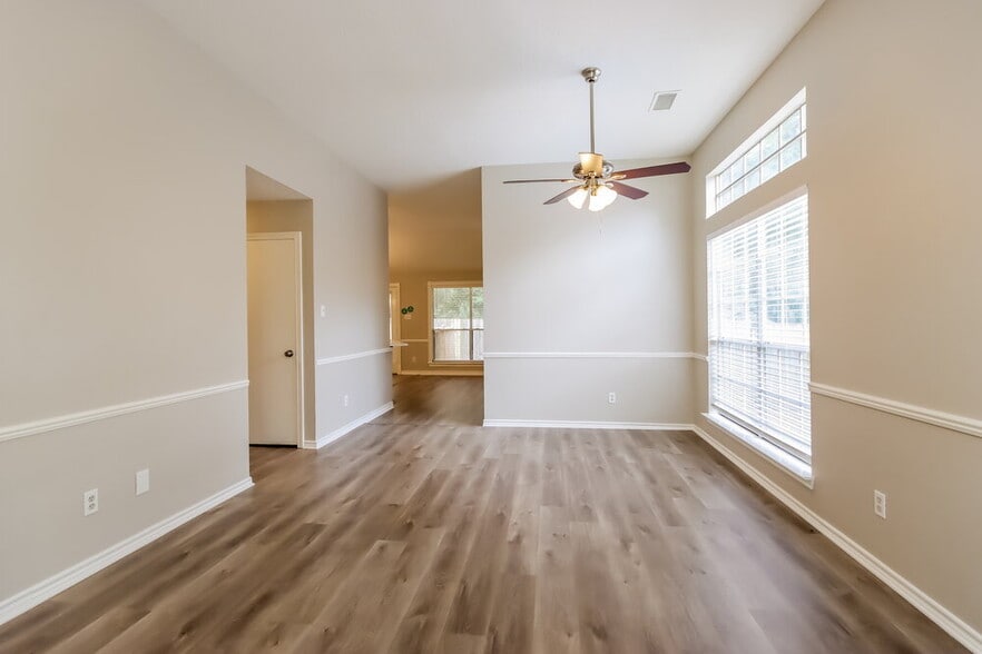 Building Photo - 4018 Hunnington Dr