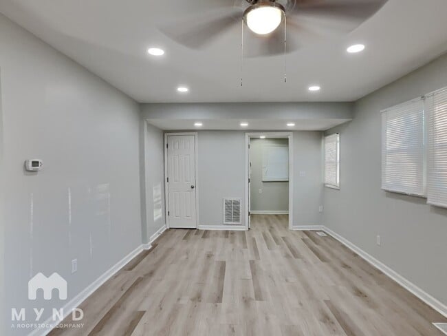 Building Photo - 900 Chalmers St