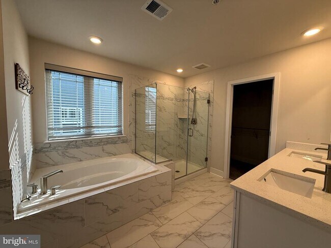 Building Photo - 1407 Pinkerton St