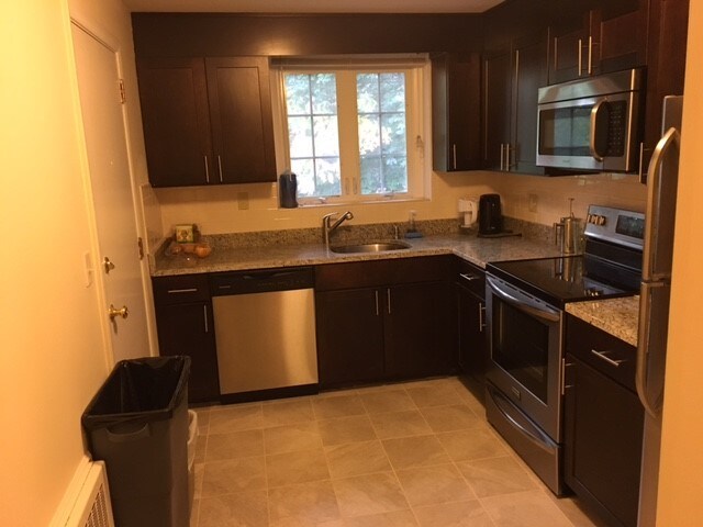 Building Photo - 20 Captain Parker Arms