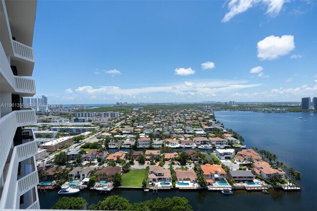 Building Photo - 1000 W Island Blvd