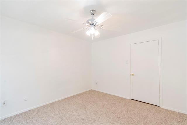 Building Photo - 10558 High Hollows Dr