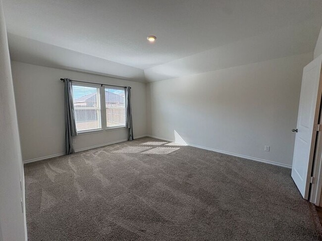 Building Photo - 1221 Acacia Dr