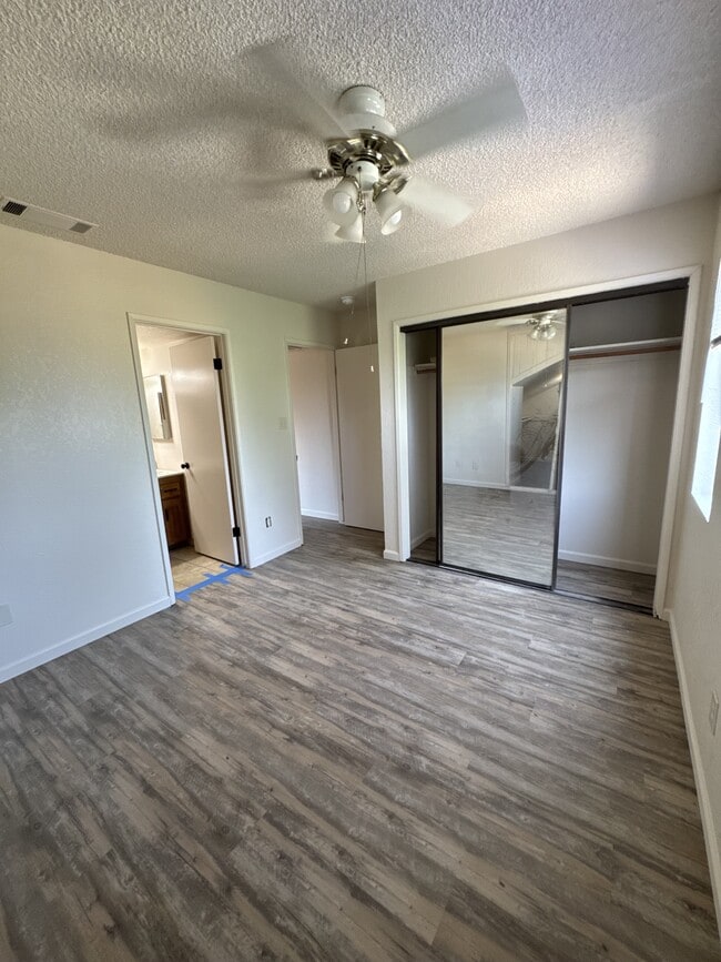 Building Photo - 1166 Bel Aire Cir