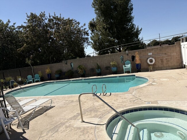 Building Photo - Beautifully Remodeled Home with Private Patio in Ontario