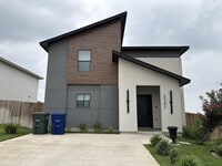 Building Photo - 2201 Durazno Ct