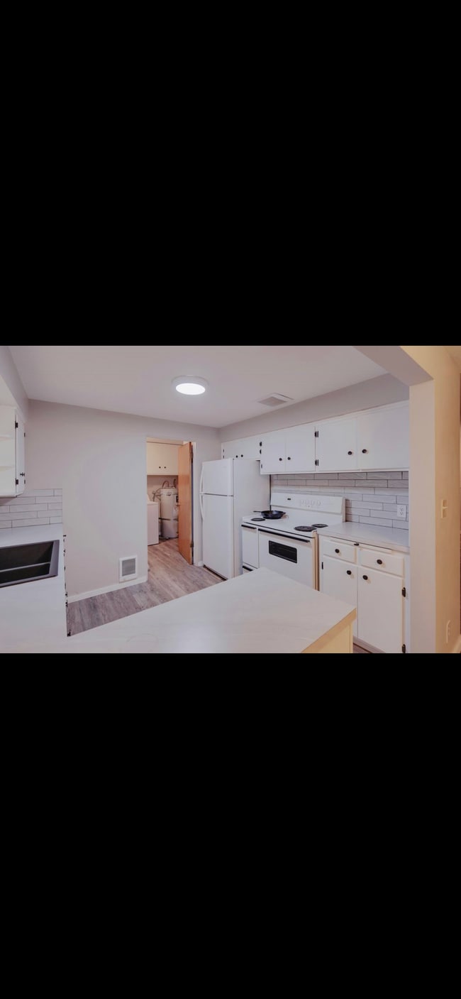 Building Photo - 9721 E Maringo Dr