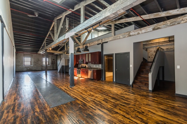 Building Photo - 1813 N Howard St