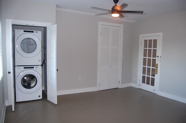 Building Photo - 2225 Atchley St