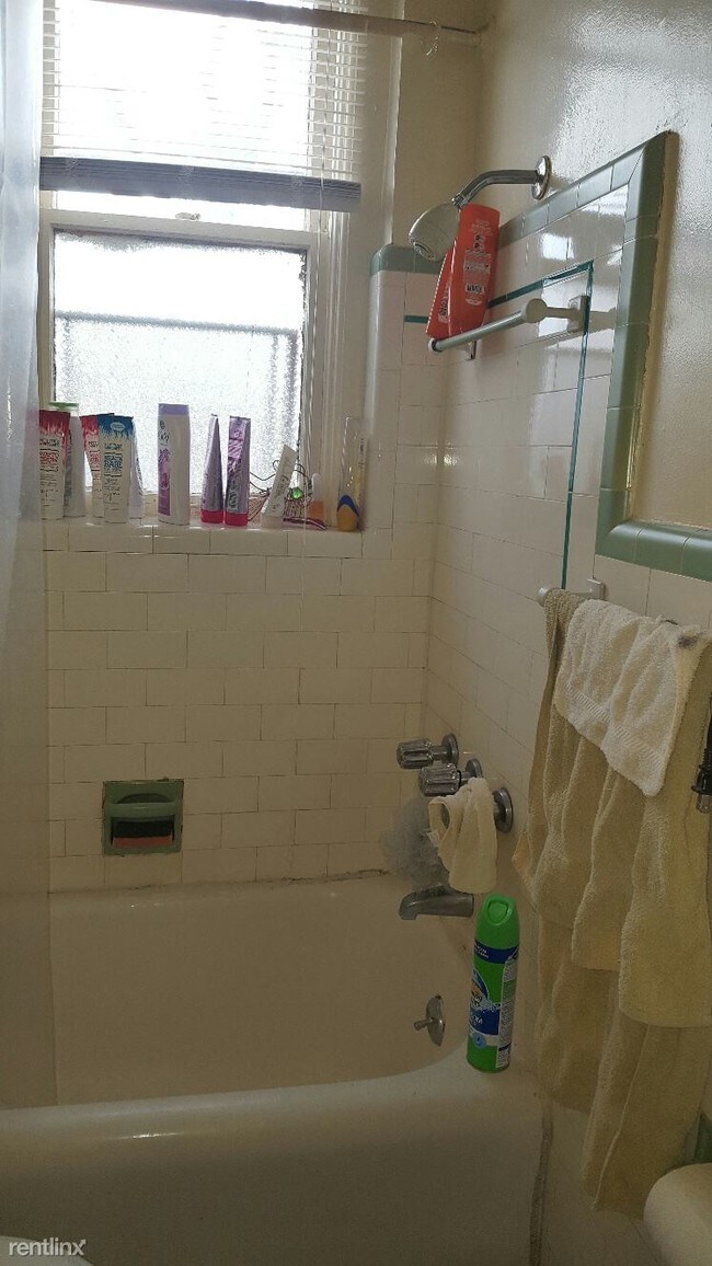 Building Photo - Studio, 1 bath  - 108 Washtenaw Rd Apt 34