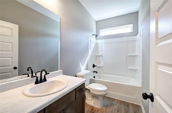 Building Photo - 401 Perth Dr