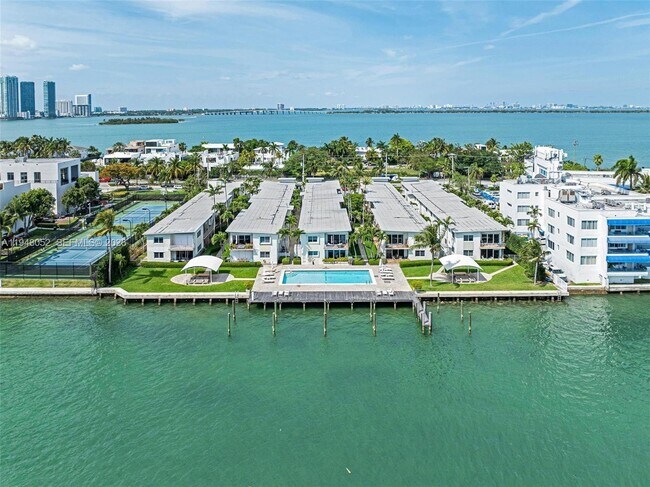 Building Photo - 1130 Venetian Way