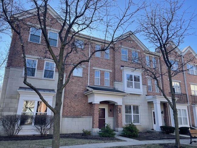 Building Photo - 4702 N Lamon Ave