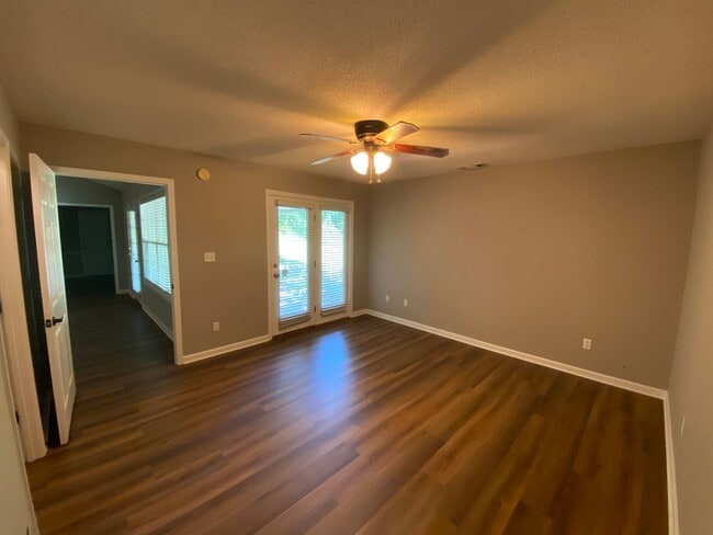 Building Photo - Home for rent in Tuscaloosa! Available to view with a 48 hour notice!