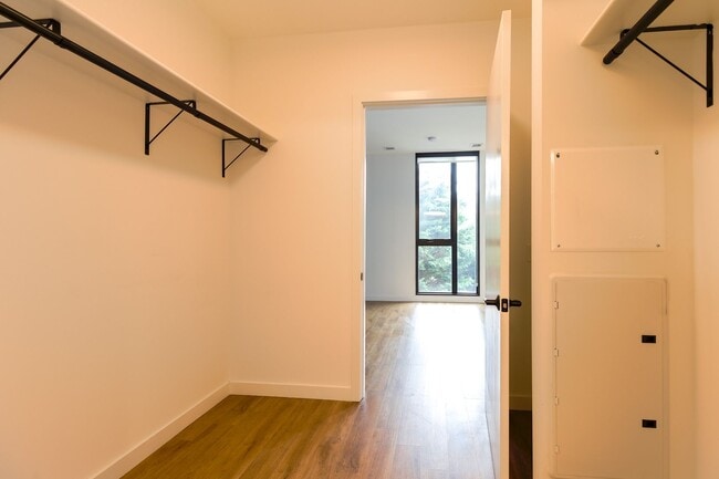 Building Photo - Terrific One Bedroom Condo in Truxton Circle!