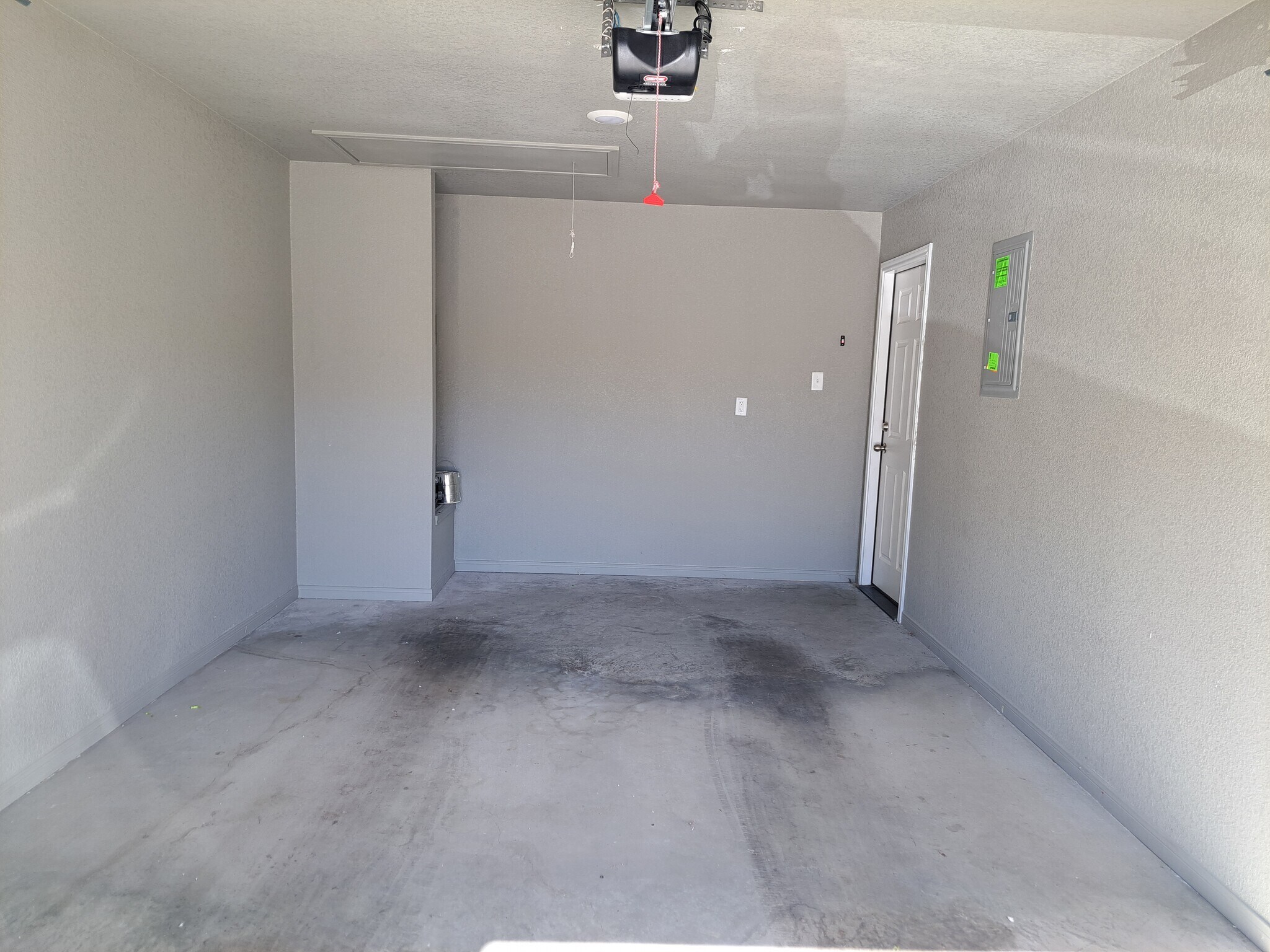 Building Photo - 209 W Robin Ln