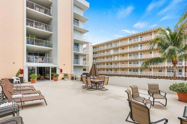Building Photo - 4200 S Ocean Blvd