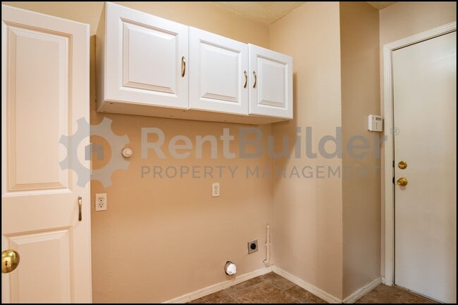 Building Photo - CALL US TODAY AT (505) 808-6467 TO SCHEDUL...