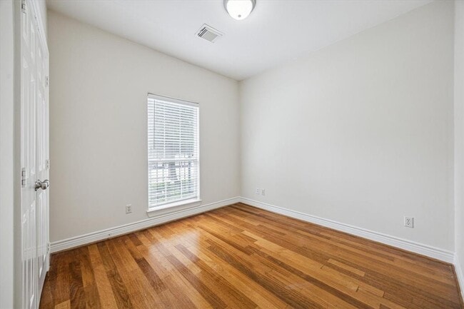 Building Photo - 1316 Birdsall St