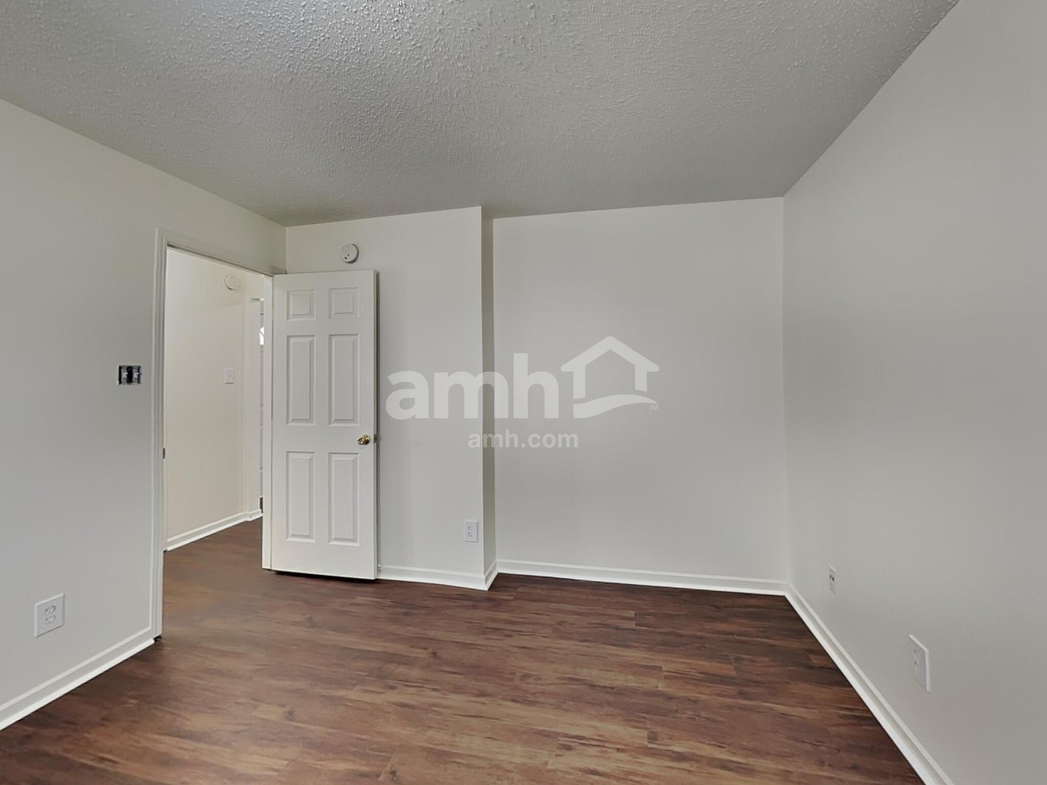 Building Photo - 5624 Grassy Bank Dr