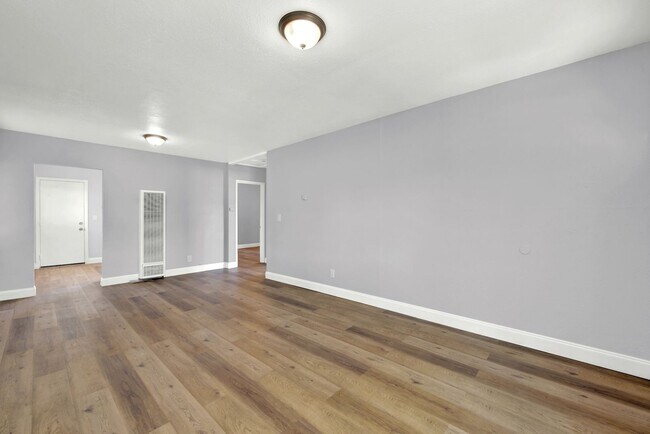 Building Photo - Great 2 Bed 1 Bath House in Vallejo -- AVA...