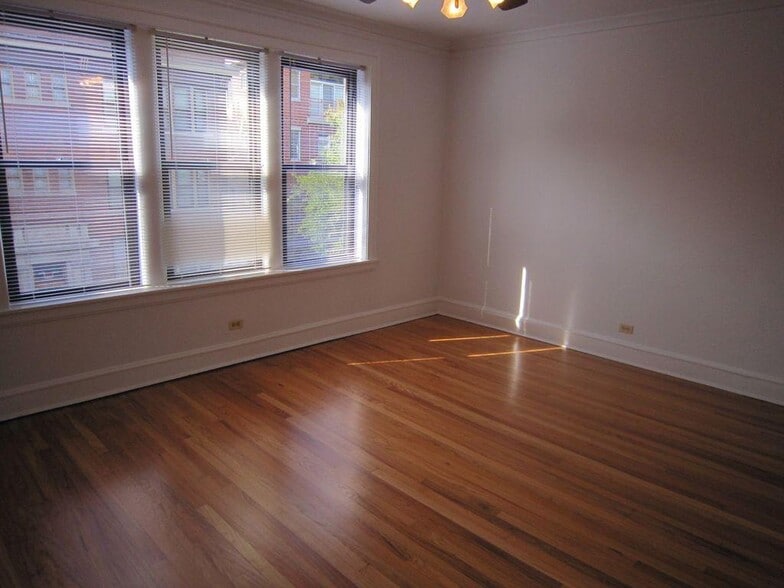 Building Photo - 1474 W Byron St