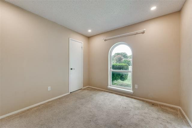 Building Photo - 512 W Oakdale Rd