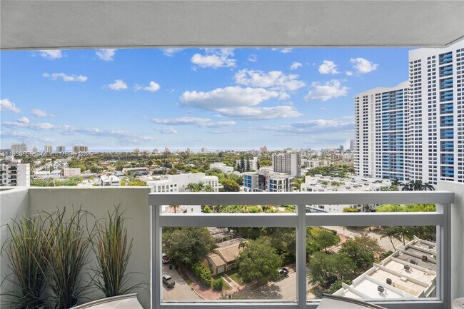 Building Photo - 1500 Bay Rd