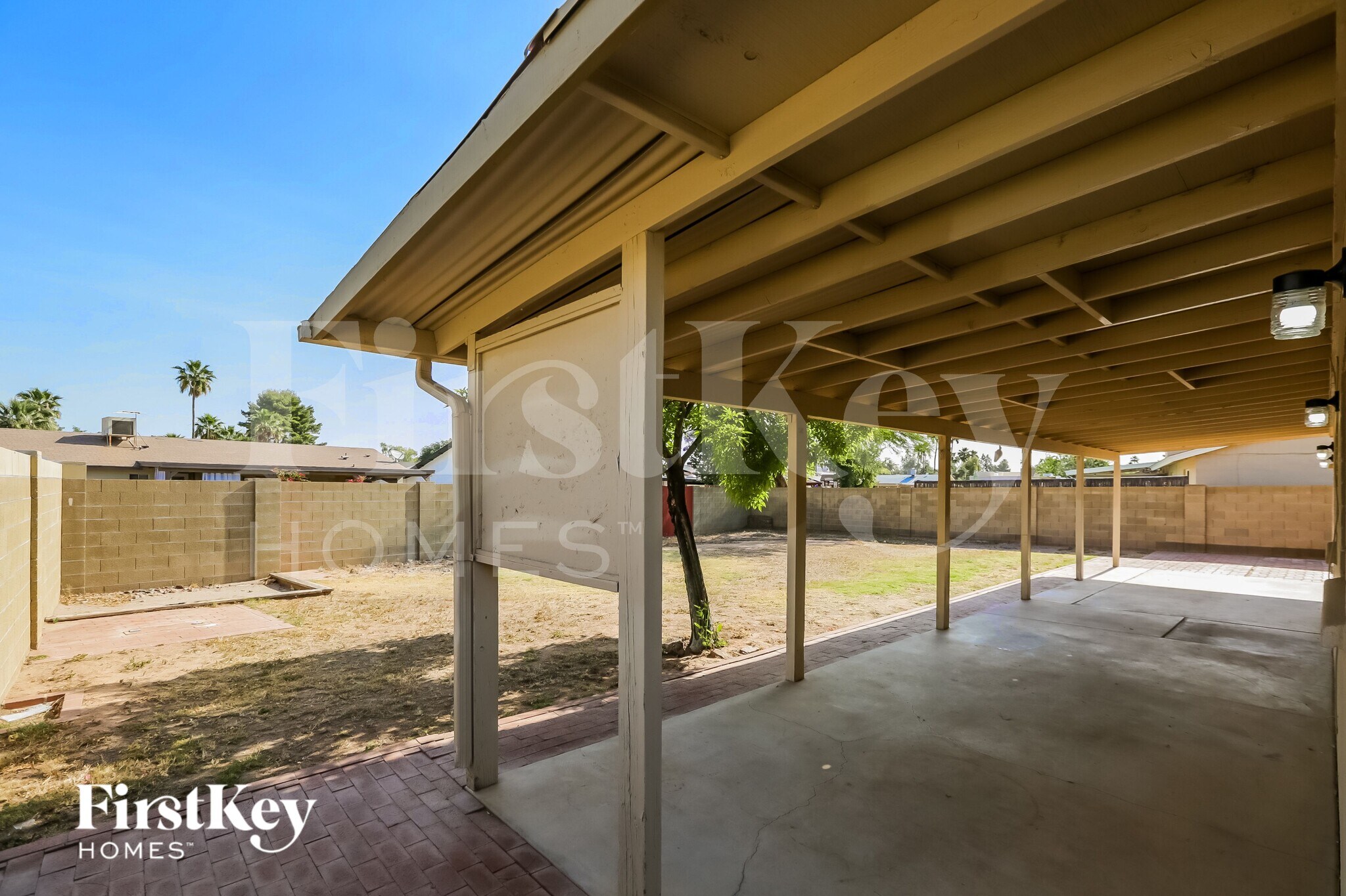 Building Photo - 1170 W Nopal Pl