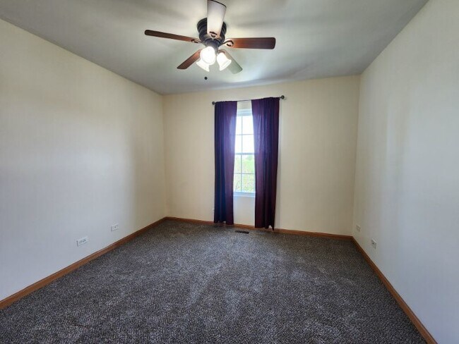 Building Photo - 1804 Parkside Dr