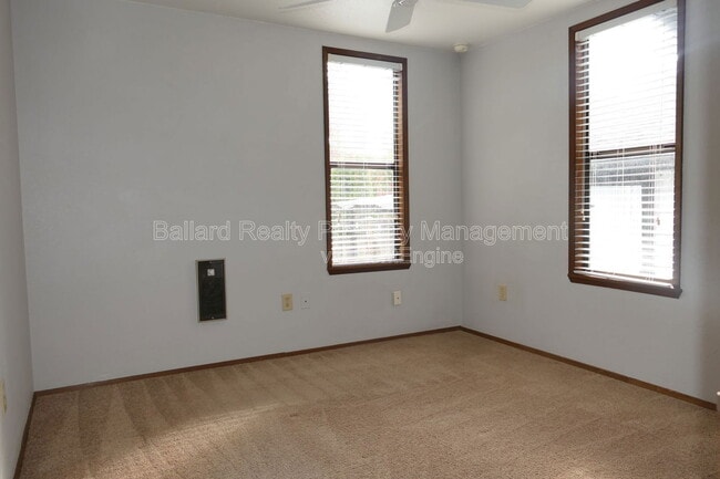 Building Photo - 1615 N 38th St