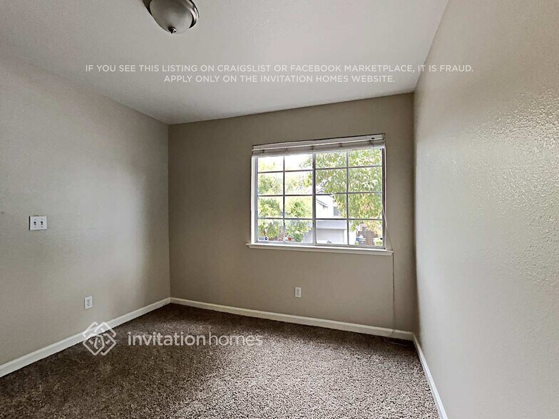 Building Photo - 8355 Lonely Hill Way