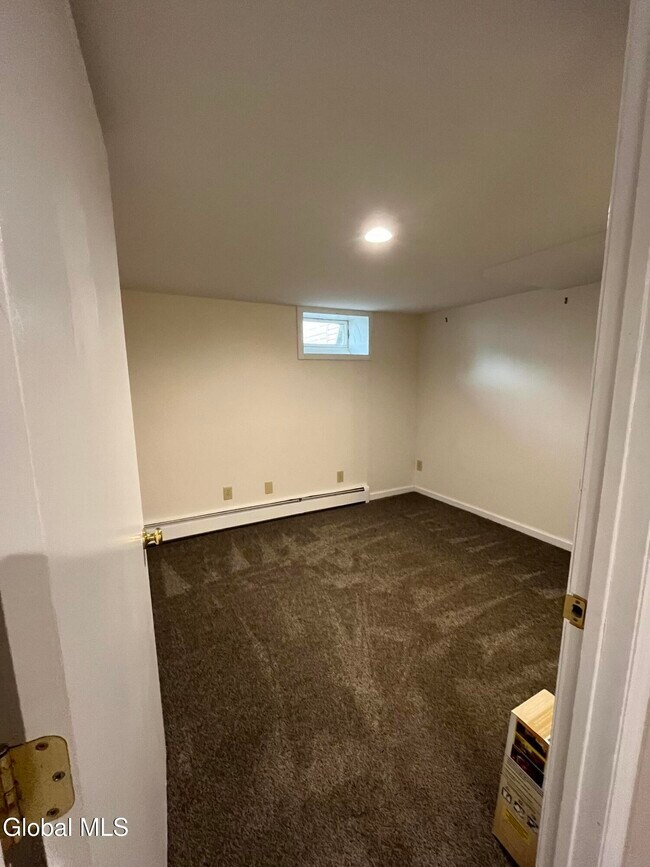 Building Photo - 36 Glenville St