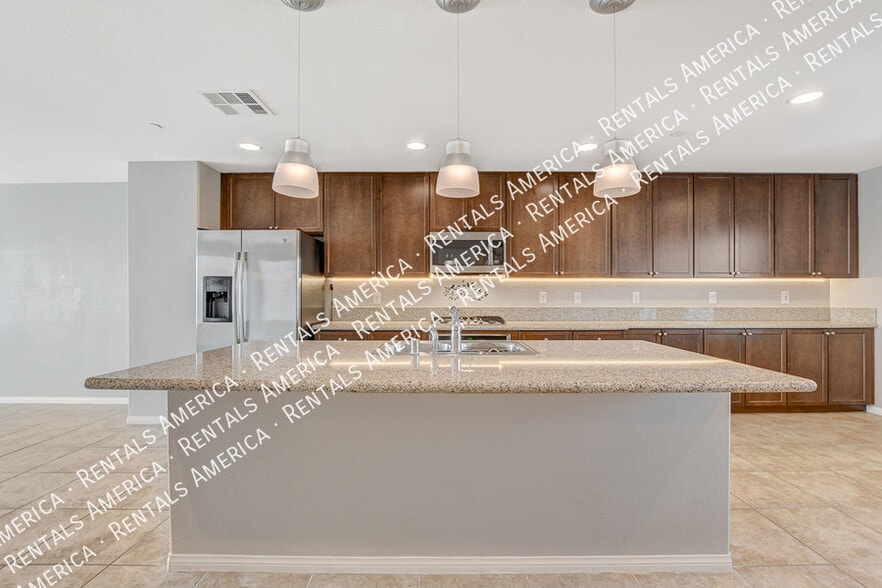 Building Photo - 4650 Ranch House Rd