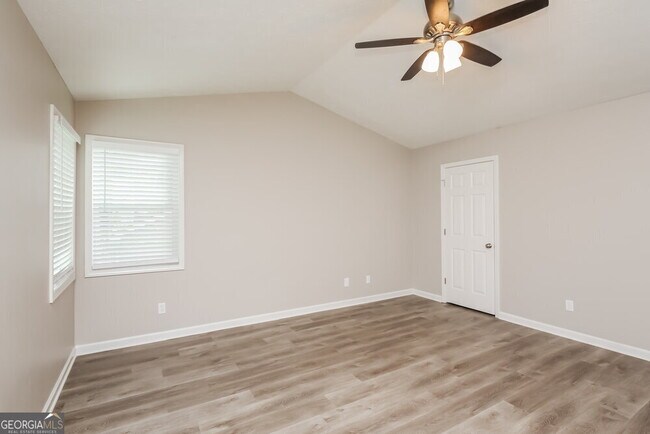 Building Photo - 1384 Luther Way