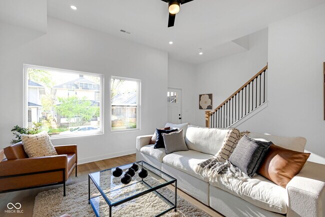 Building Photo - 1025 Churchman Ave