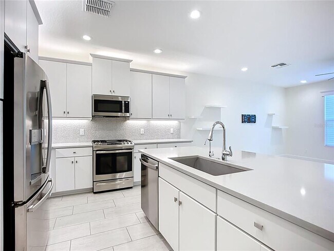 Building Photo - 15459 Santa Pola Dr