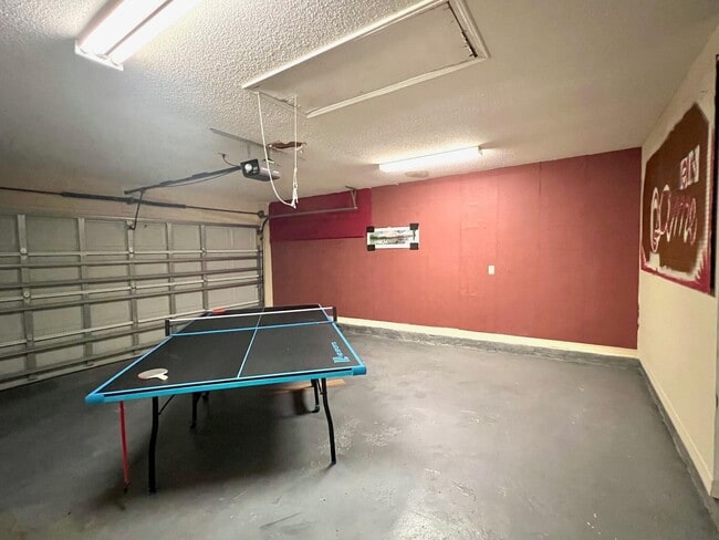 Building Photo - 30 Bay Walk Ct