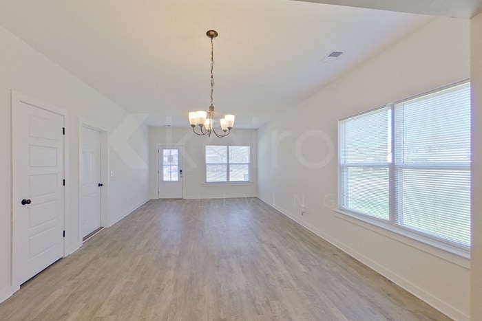 Building Photo - 105 Robin St