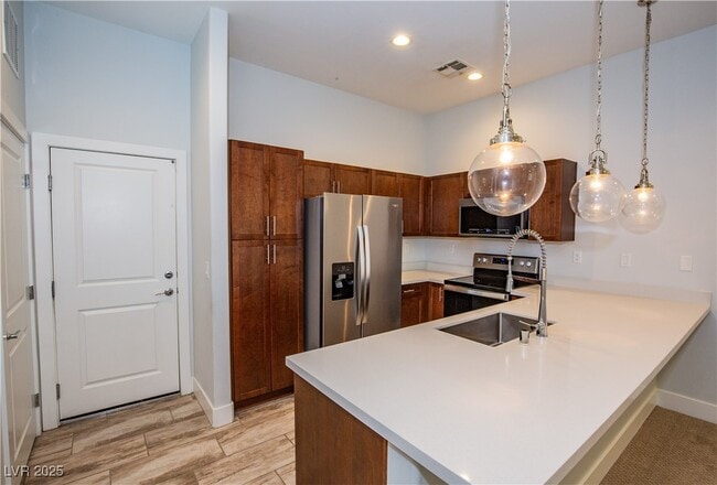 Building Photo - 10557 Ridge Glow Ave