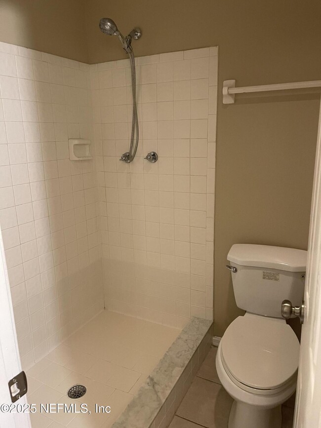 Building Photo - 7701 Baymeadows Cir W