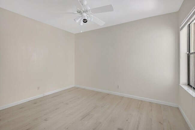 Building Photo - 21650 Coronado Ave