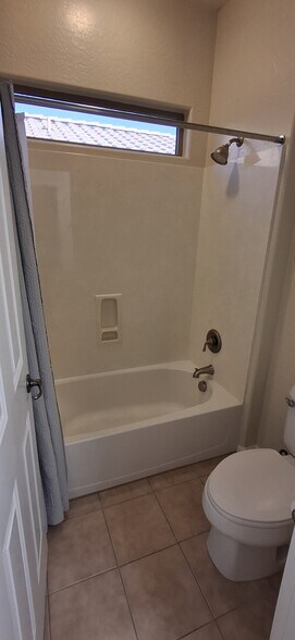 Bathroom #2 - 3 - 16021 W Becker Ln