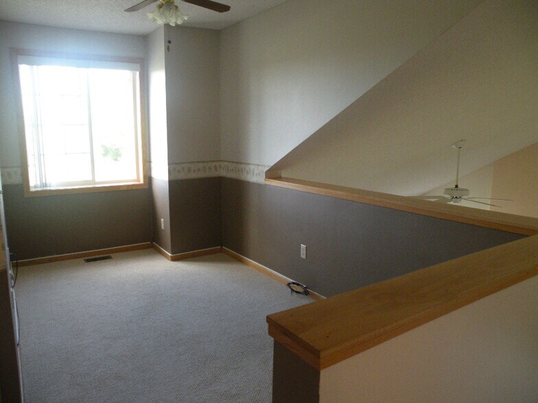 Building Photo - 485 Marshland Trl