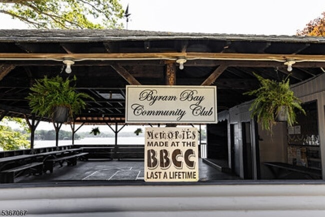 Building Photo - 4 Bear Pond Trail