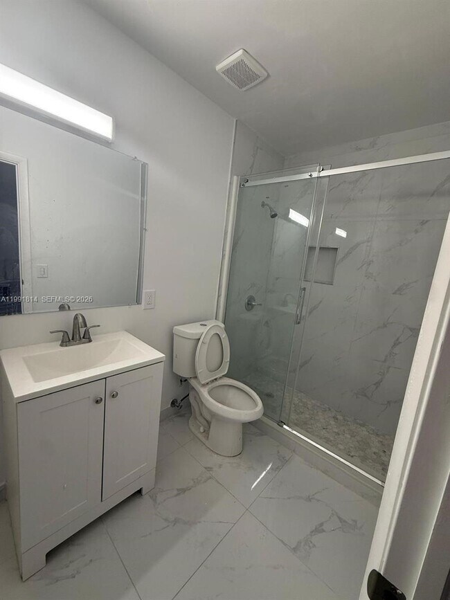 Building Photo - 225 SW 76th Ct