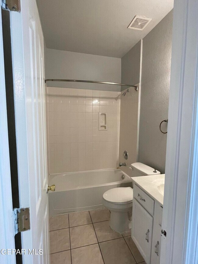 Building Photo - 3701 Trina Pl