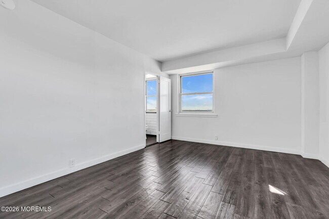 Building Photo - 10 Ocean Blvd