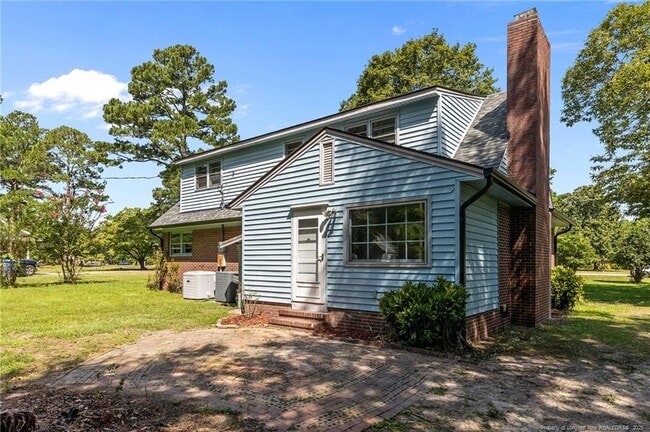 Building Photo - 13520 Oakwood Dr